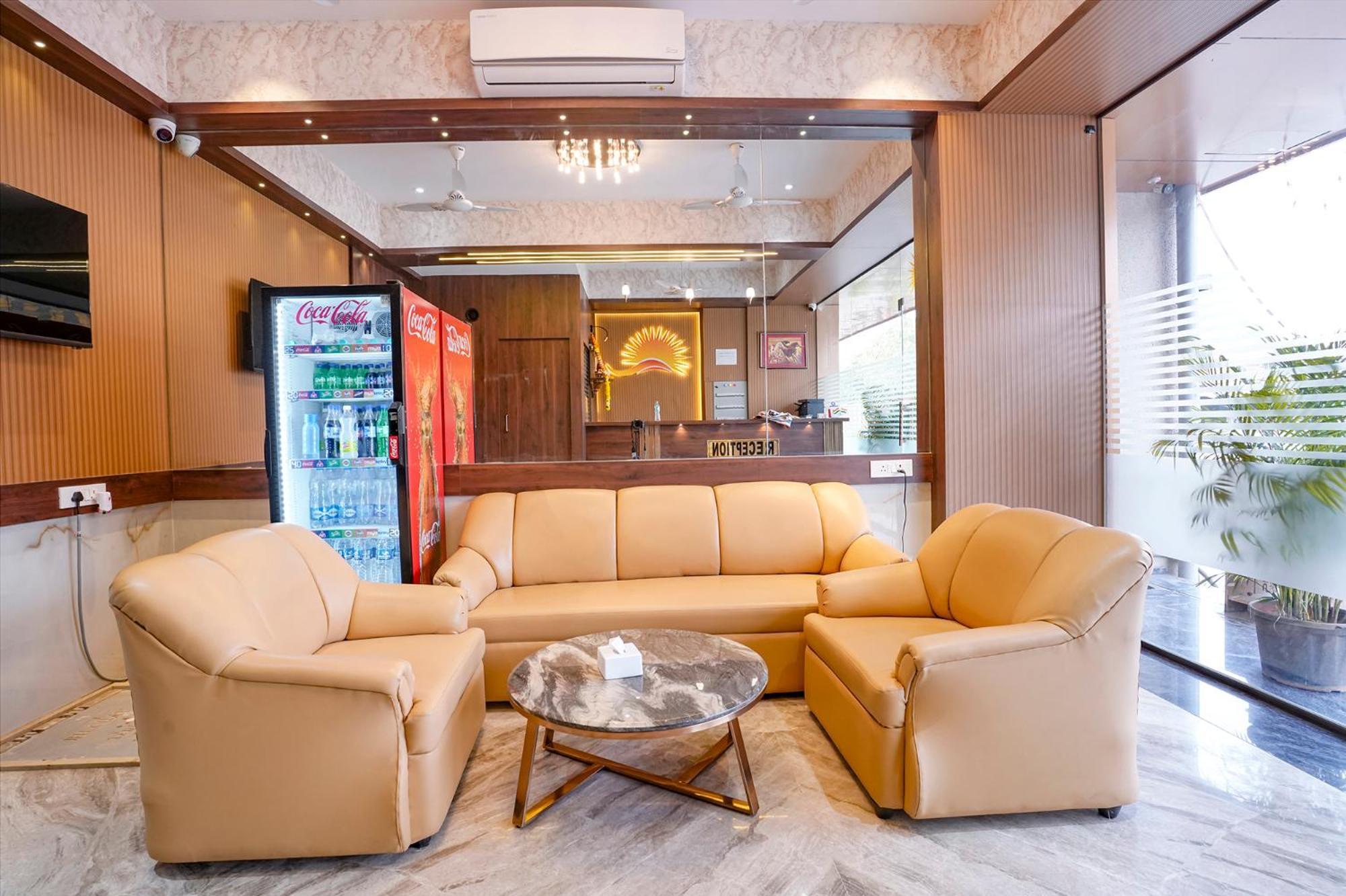 Fabhotel Sunshine Residency Diva Ngoại thất bức ảnh